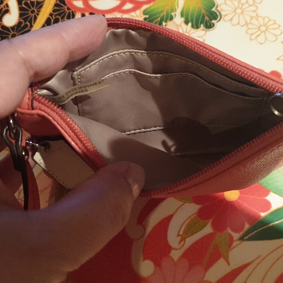 Coach wristlet/ wallet - Picture 6 of 9